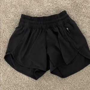 Lululemon Tracker Shorts Size 4 Black